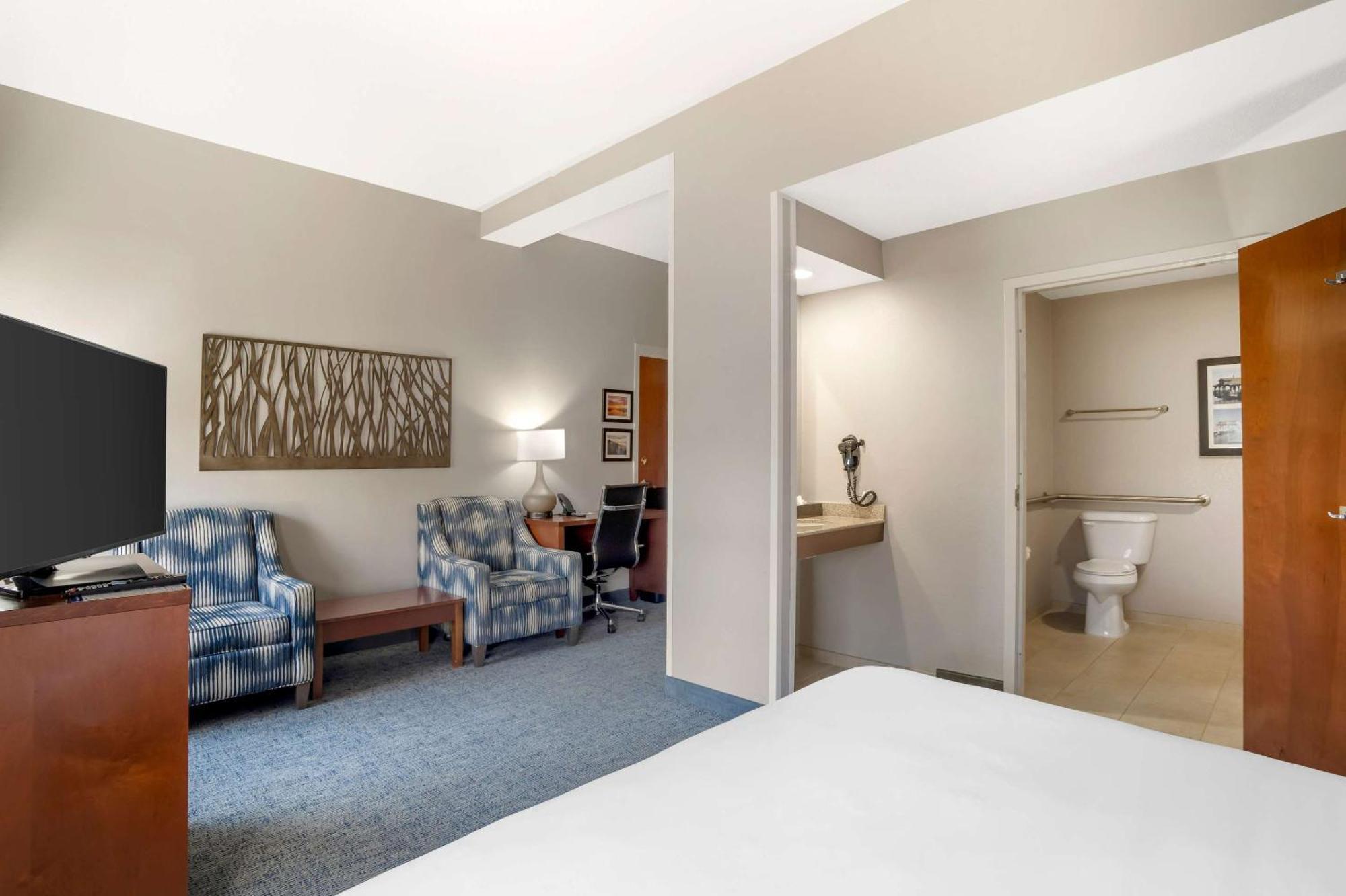 Comfort Suites Near Birkdale Village- Huntersville Bagian luar foto
