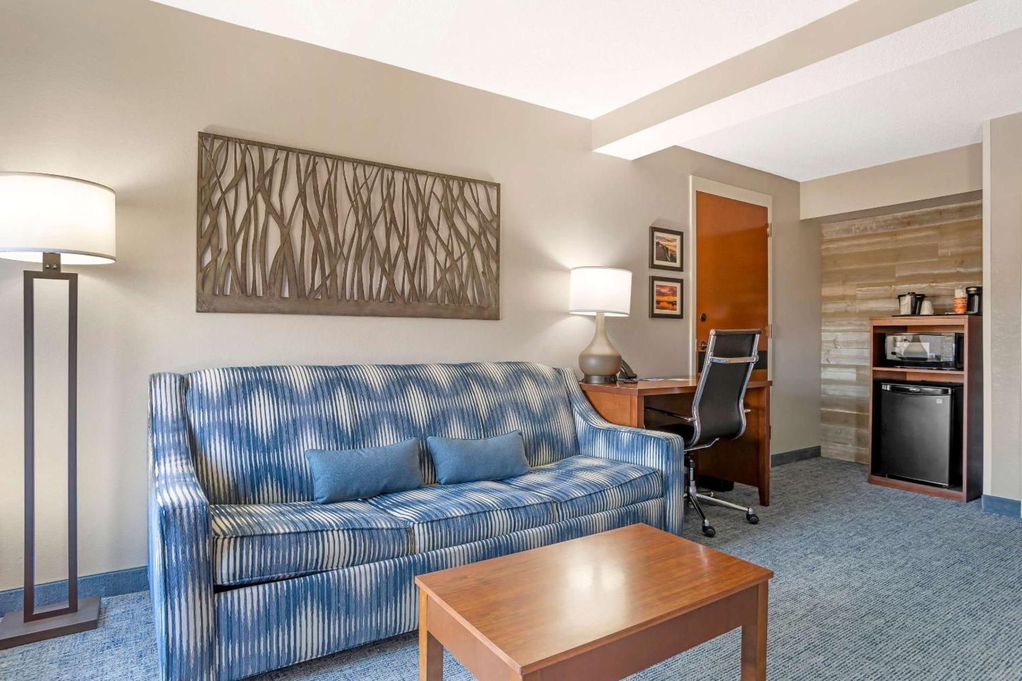 Comfort Suites Near Birkdale Village- Huntersville Bagian luar foto